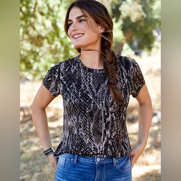 Maurices Tops - NWOT Maurice's Snakeskin 24/7 Top